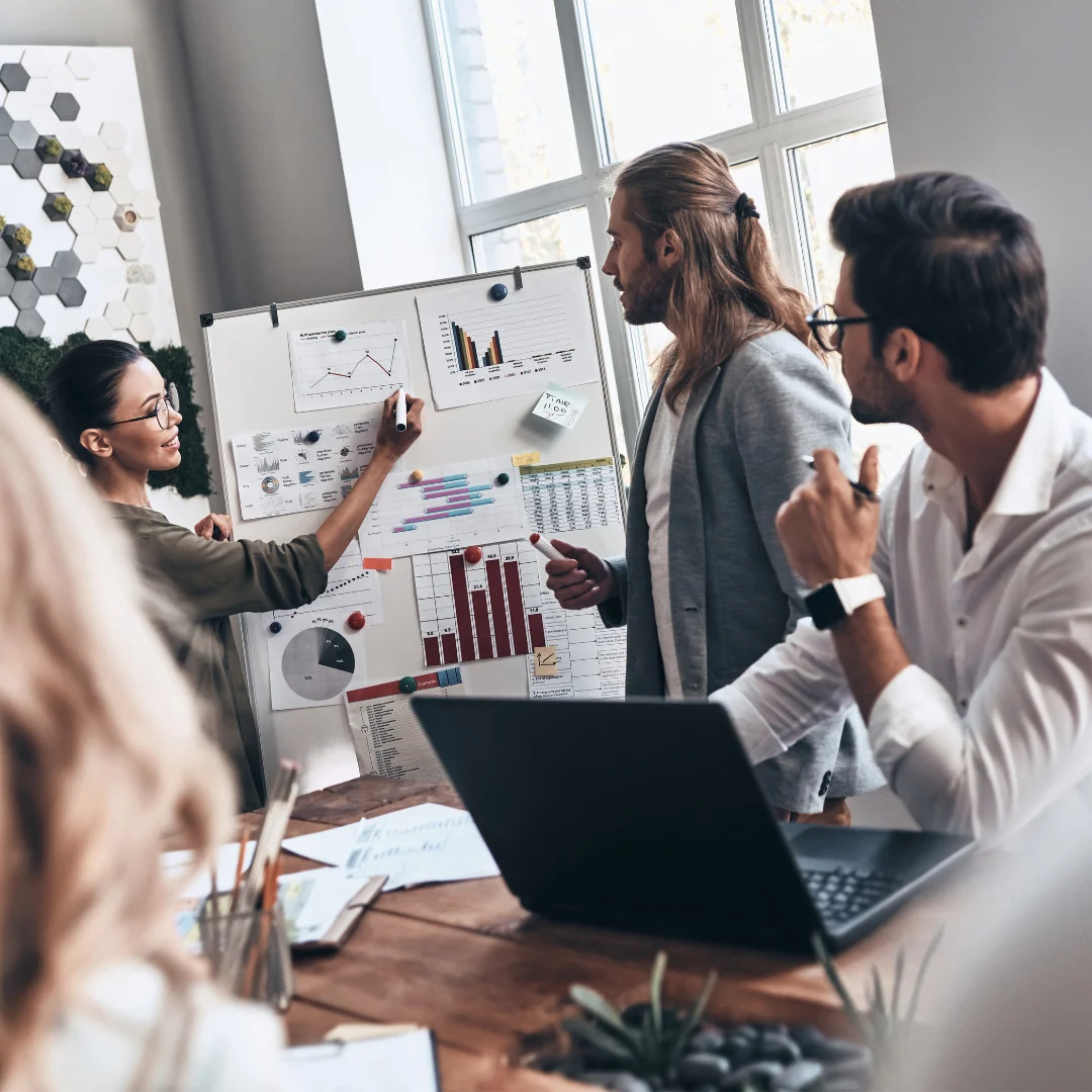 Experienced business consultants at Global24